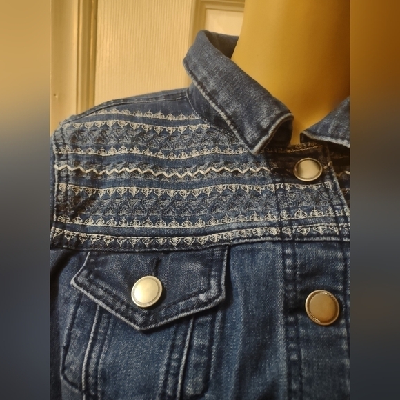 Christopher and banks woman's size small jean denim jacket - Picture 3 of 6